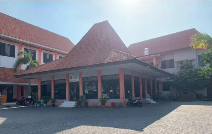 Sikap Arogan Camat Bulak Surabaya Minta Hp Awak Media Saat Meliput