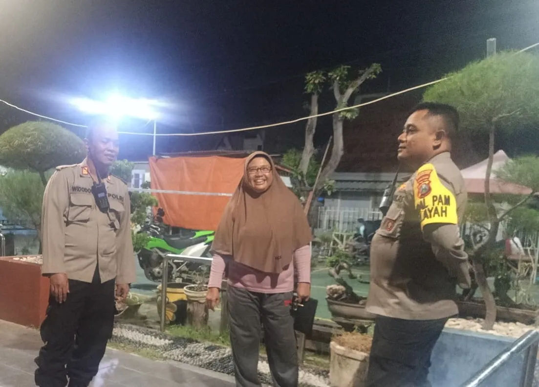 Kapolsek Tambaksari Giat Patroli Rutin Sambang Warga Jalan Ploso Timur