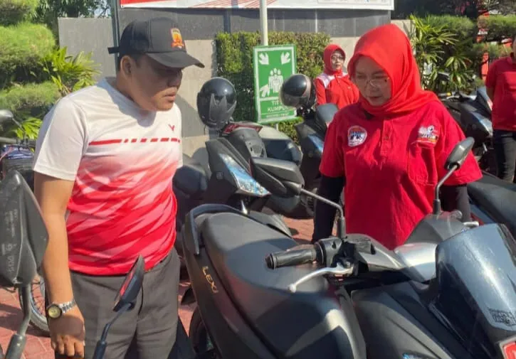 KABAPAS KEDIRI SIDAK LANGSUNG PERIKSA KONDISI SEPEDA MOTOR DINAS PEGAWAI