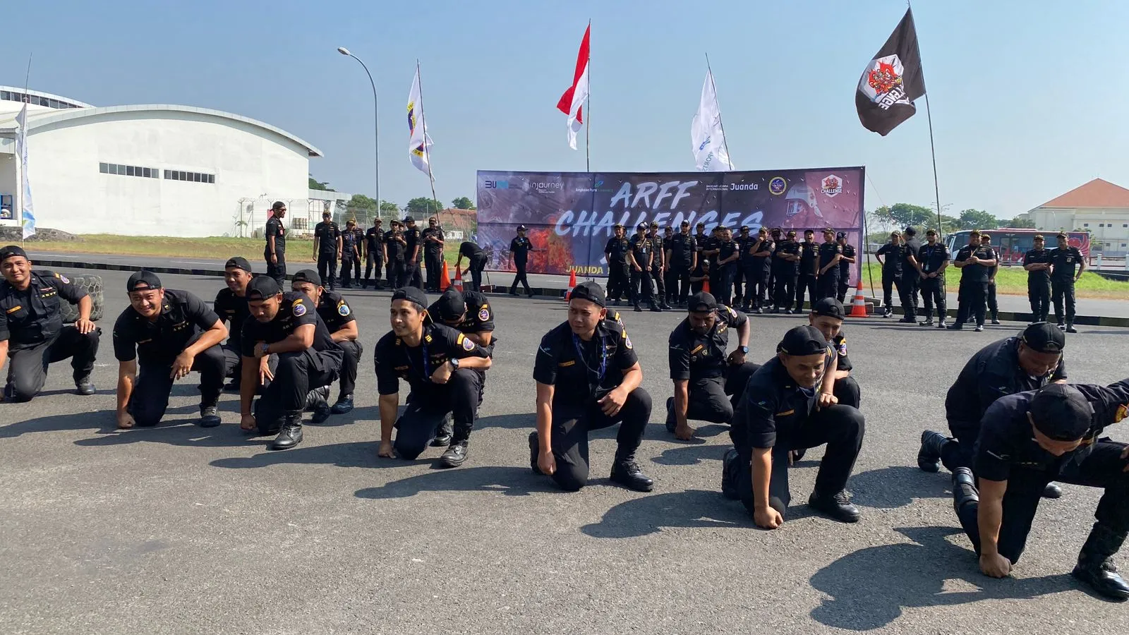 Bandara Juanda Uji Keterampilan dan Stamina Personil DI ARFF Challenge 2023