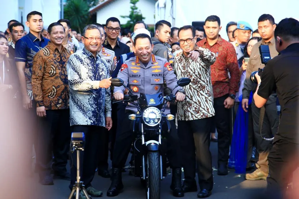 Kapolri: Selamat Hari Kemerdekaan, Mari Bergandeng Tangan Untuk Maju