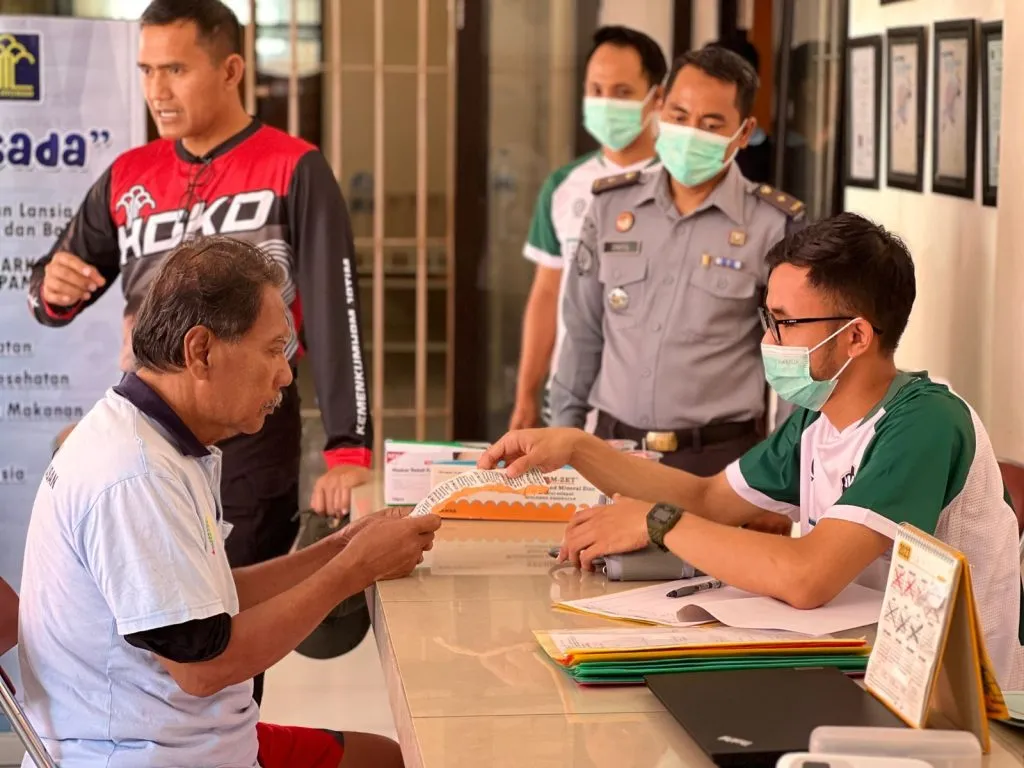 Lapas Narkotika Kelas IIA Pamekasan Kanwil Kemenkumham Jatim Gelar Pemeriksaan Kesehatan kepada Warga Binaan Lanjut Usia