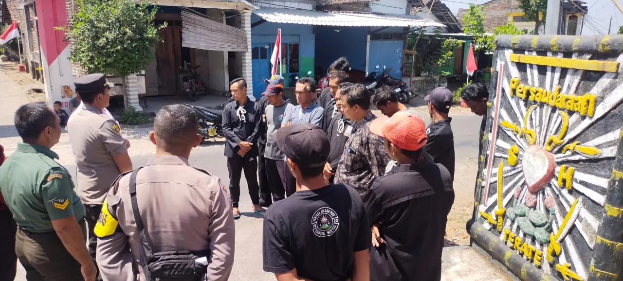 Tugu Perguruan Silat PSHT Rayon Desa Kuncir Dibongkar Secara Sukarela