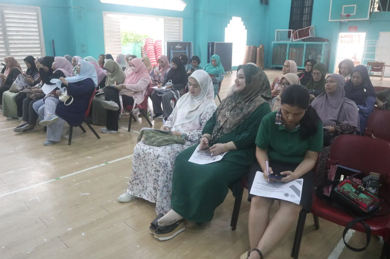 Dosen Akuntansi Unesa Beri Pelatihan Tatakelola Keuangan Rumah Tangga