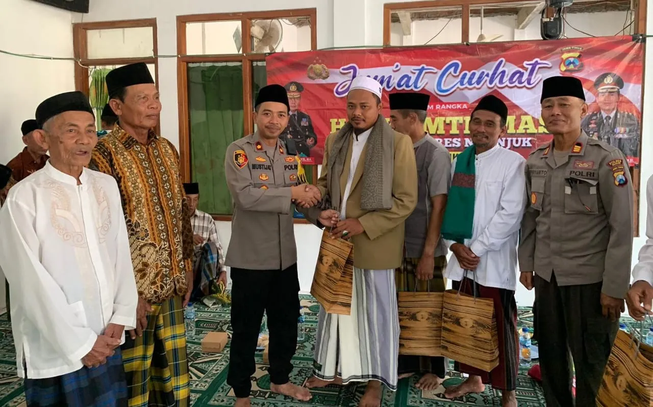Gelar Program Jum'at Curhat, Polres Nganjuk Terima Keluhan Jamaah Masjid Al Hidayah Terkait Air Bersih 