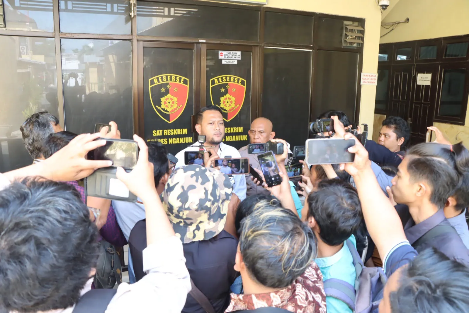 Polres Nganjuk Amankan 2 Orang Pelaku Penganiayaan, Korban Alami Luka Gores Pecahan Botol