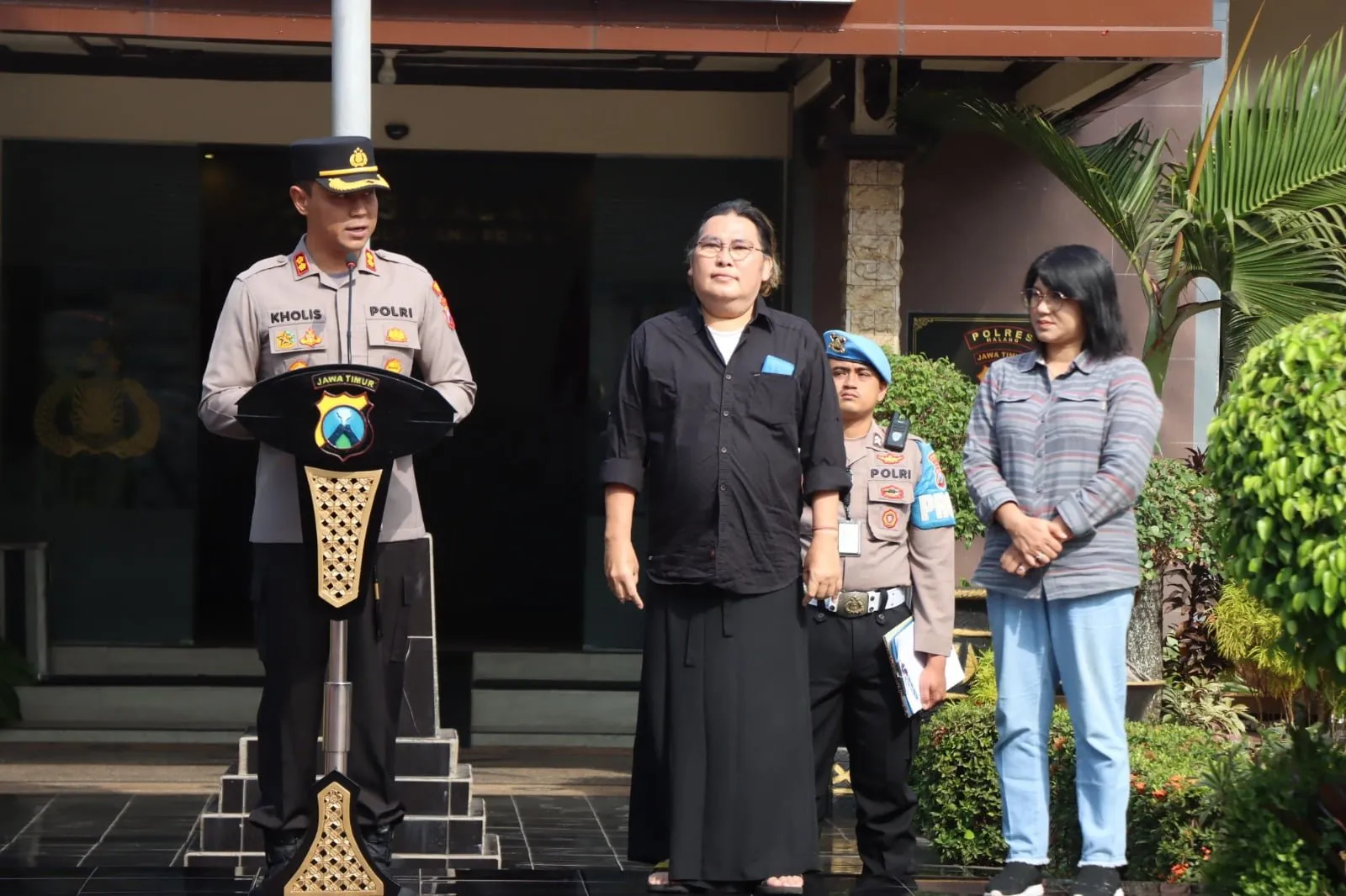 Polres Malang Berikan Apresiasi dan Penghargaan kepada Sutradara Film ‘Message of Kanjuruhan