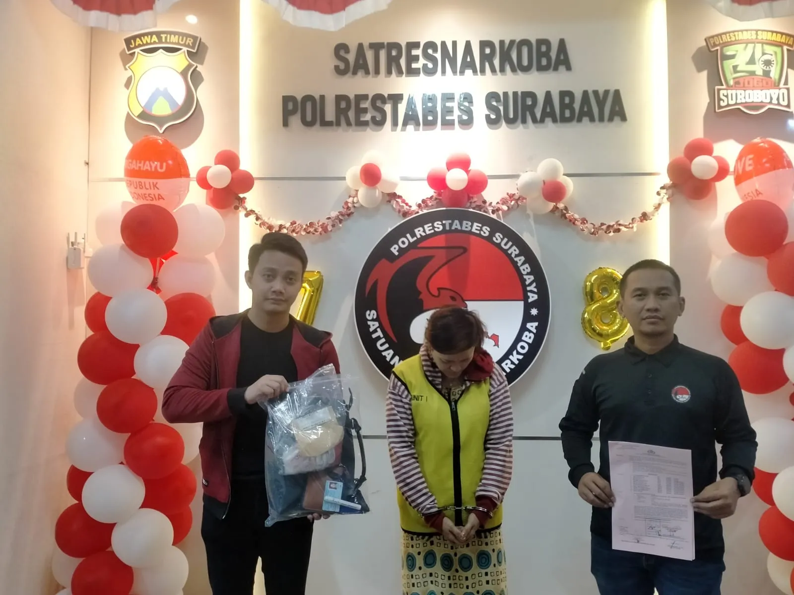 Wanita Cantik Pengedar Sabu di Ringkus Satnarkoba Polrestabes Surabaya