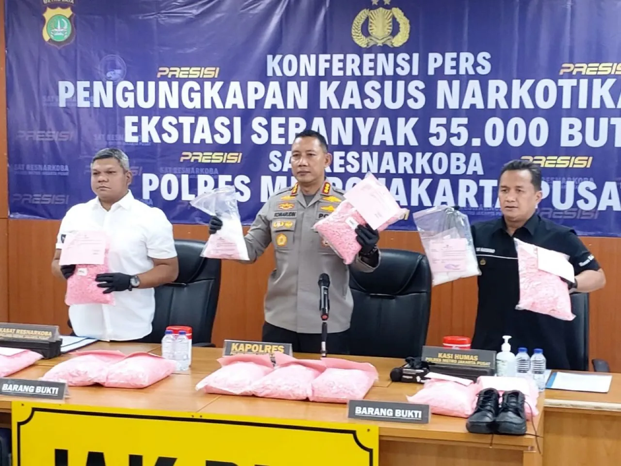 Satres Polres Jakpus Gagalkan Peredaran 1,5Kg Sabu Dalam Sepatu & 55 Ribu Pil Ekstasi
