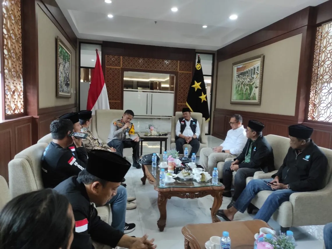 Jalin Sinergitas, Wakapolda Jatim Silaturahmi dengan Ormas AMP (Aliansi Madura Perantau)