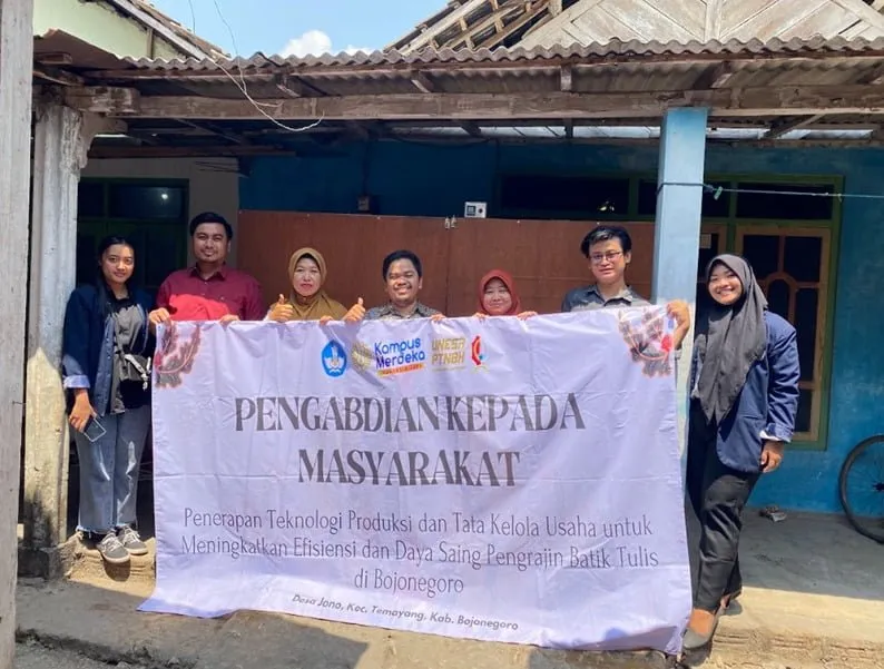 Tingkatkan Produktivitas, Dosen Unesa Lakukan Pelatihan Mesin Produksi Batik di Bojonegoro