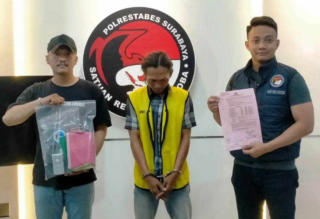 Tak Bisa Mengelak, KuIi Bangunan ini Edarkan Sabu Digerebek Polisi Dirumahnya