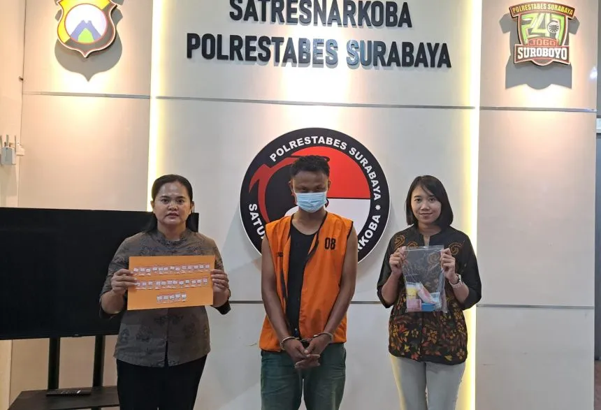 Satnarkoba Polrestabes Surabaya Berhasil Menangkap Pengedar Sabu Di jalan JatiPurwo
