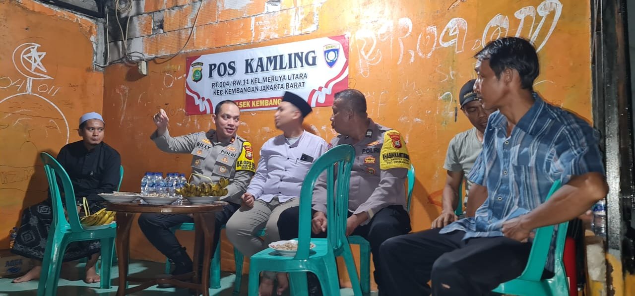 Polsek Kembangan Jakarta Barat Ajak Warga Hidupkan Siskamling, Ciptakan Pemilu Aman dan Damai