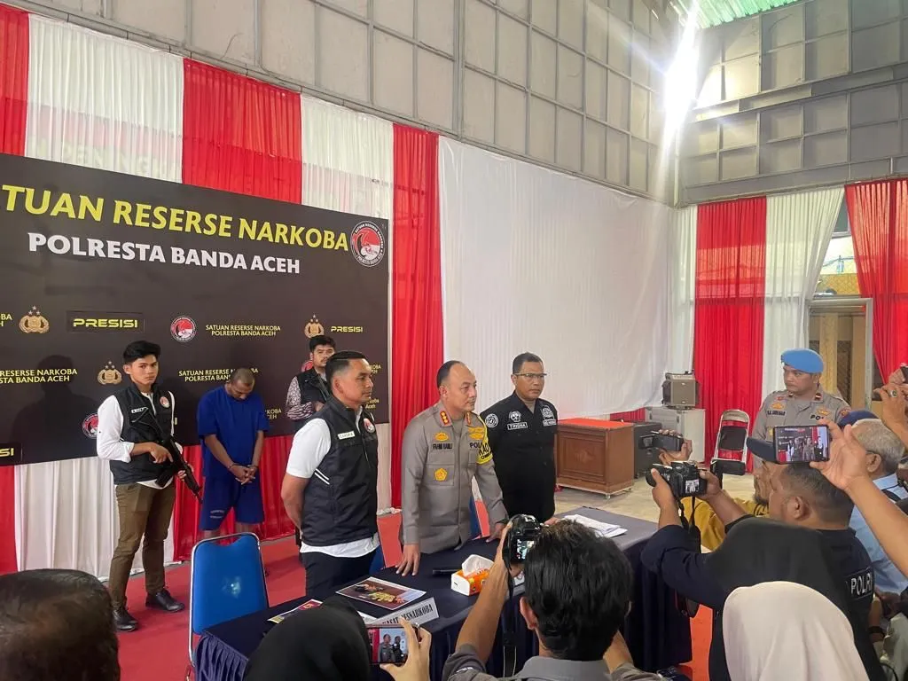 DPO Kasus Sabu 10 Kg, Diringkus Satresnarkoba Polresta Banda Aceh di Medan Eryandi (27), warga asal Bireuen kini berurusan dengan polisi atas kasus pengiriman