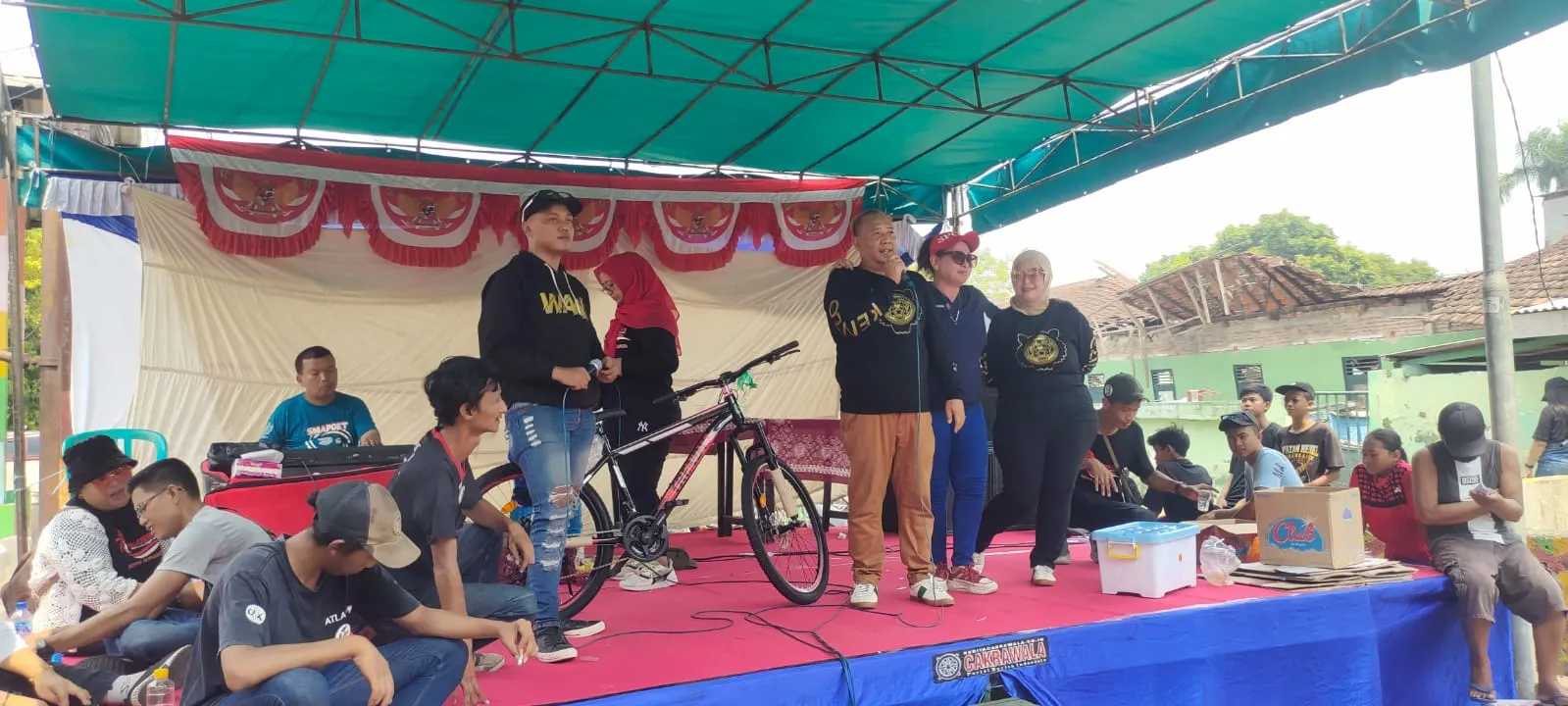 Media Berita Cakrawala Memperingati Hari Pahlawan Dan HUT Media Ke 8 Tahun Dengan Mengadakan Jalan Sehat