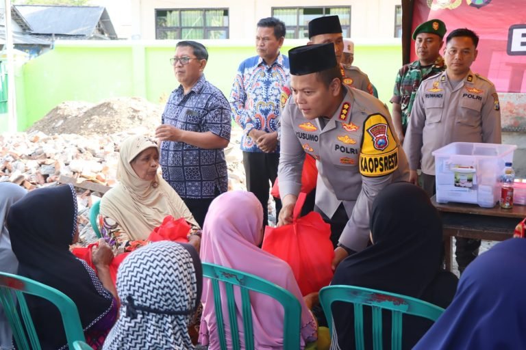 Polresta Sidoarjo Berbagi Berkah di Jumat Curhat