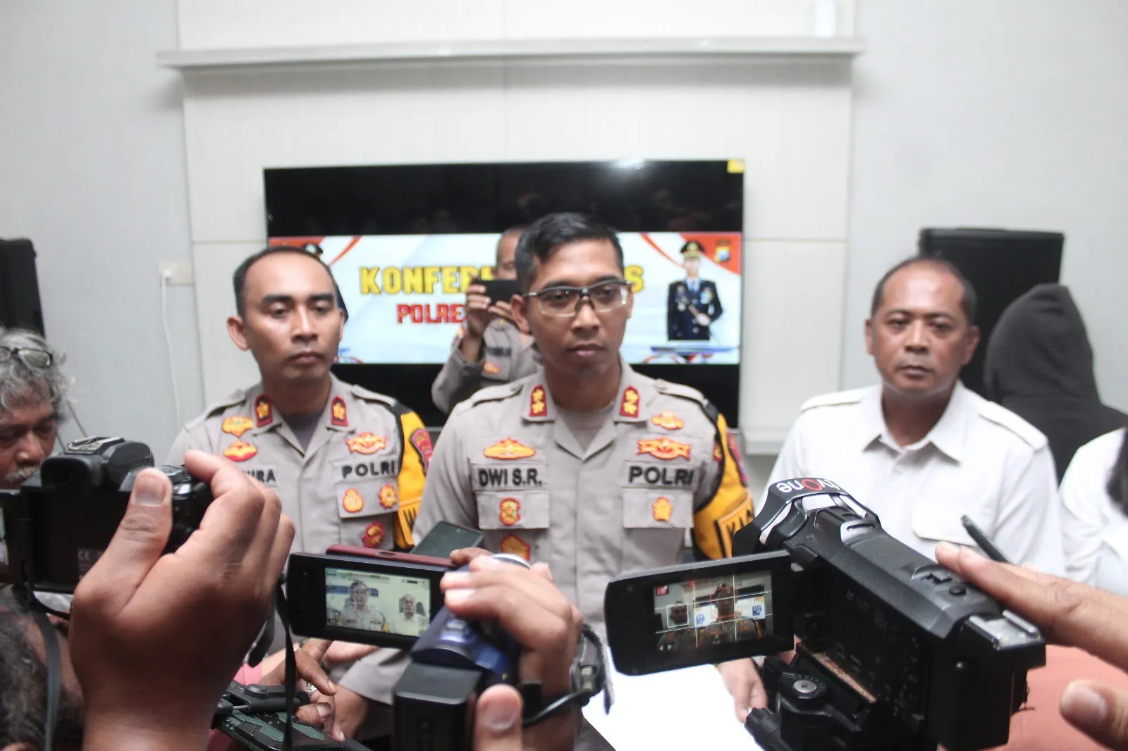 Polres Situbondo Berhasil Ungkap TPPO Via Mi Chat, Dua Operator Diamankan 