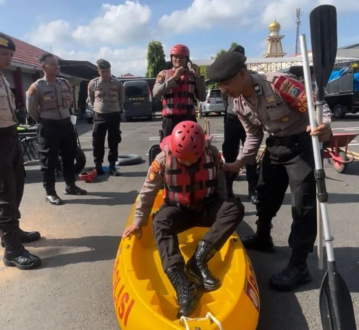 Musim Hujan Tiba, Polres Blitar Siapkan Personel dan Peralatan Penanganan Bencana