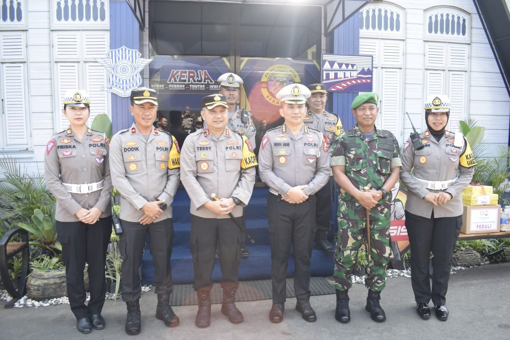 Kunjungi Pospam Nataru Polres Kediri Kota, Pawatwil Korlantas Polri Pastikan Pam Nataru Lancar