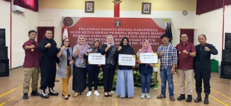 Menjelang Bebas, Warga Binaan Lapas I Madiun Diberi Bantuan Modal Oleh Wawali Madiun