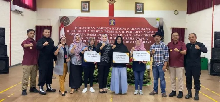 Menjelang Bebas, Warga Binaan Lapas I Madiun Diberi Bantuan Modal Oleh Wawali Madiun