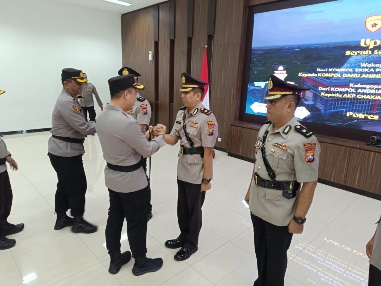 Mutasi Pejabat Polres Gresik, Wakapolres dan Kabag Ops Berganti