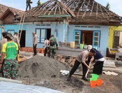 Bencana alam angin puting beliung yang terjadi di wilayah Kecamatan Prajekan Kabupaten Bondowoso pada Kamis (18/1/24) pekan lalu menyisakan puing- puing beberapa rumah warga yang terdampak.