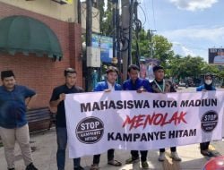 Sejumlah mahasiswa yang tergabung dalam Pergerakan Mahasiswa Islam Indonesia (PMII) menggelar aksi damai di Simpang Lima Patung Pendekar Kota Madiun,serukan Tolak Kampanye Hitam.