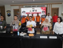 Satreskrim Polrestabes Surabaya telah meringkus empat predator seksual yakni ayah kandung, kakak, dan kedua pamannya di Surabaya yang mencabuli anak di bawah umur. 