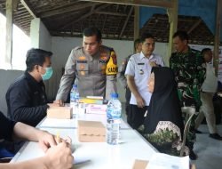 Kapolres Nganjuk AKBP Muhammad, S.H., S.I.K., M.Si.,gencarkan program “Nusantara Coolong System” (NCS) melalui Bakti Sosial dan pengobatan gratis kepada warga Desa Ngepung, Kecamatan patianrowo Kabupaten Nganjuk, Rabu (24/01/2024). 