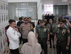 Forum Koordinasi Pimpinan Daerah (Forkopimda) Kota Malang melakukan pengecekan gudang logistik KPU Jl. Tenaga Baru I Blimbing. Peninjauan ini dilaksanakan untuk memastikan kelancaran dan keamanan proses pemilu.