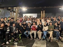 Aliansi Mahasiswa Malang Raya yang digagas oleh gabungan seluruh organisasi daerah se-Indonesia dan organisasi ekstra kampus menggelar Dialog dan Panggung Demokrasi bersama seluruh se-Mahasiswa Malang Raya di Ekologie Cafe, Malang, Jawa Timur.