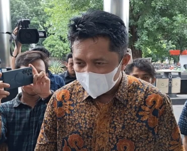 Komisi Pemberantasan Korupsi (KPK), terus mengusut kasus dugaan korupsi pemotongan uang insentif pajak dan retribusi tahun 2023 di Badan Pelayanan Pajak Daerah (BPPD) Pemerintah Kabupaten Sidoarjo, Jawa Timur.