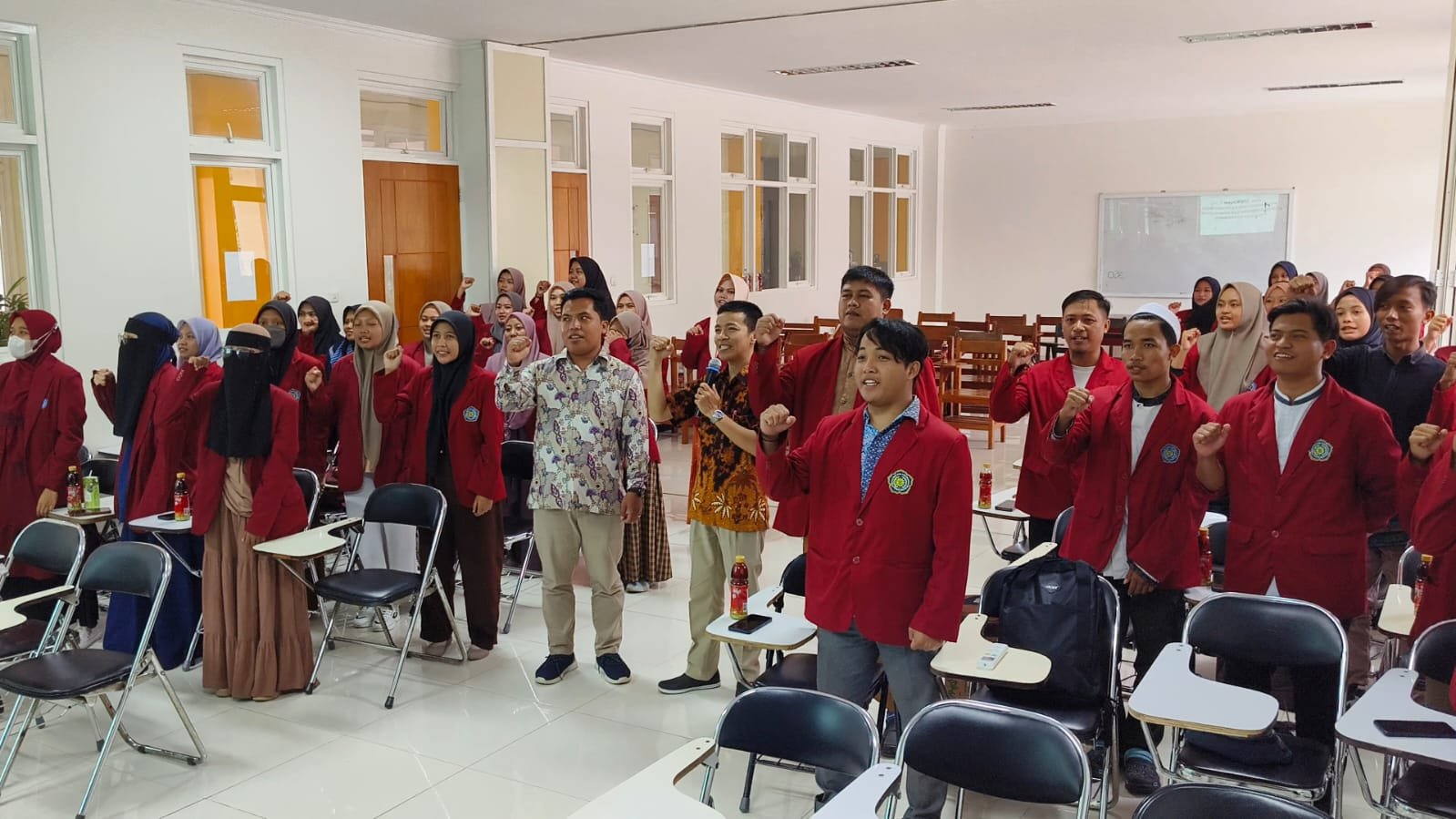 Jelang pencoblosan Pemilu 2024, Institut Ahmad Dahlan (IAD) Probolinggo gelar sosialisasi dan Deklarasi Pemilu damai 2024, senin (05/03/2024).  