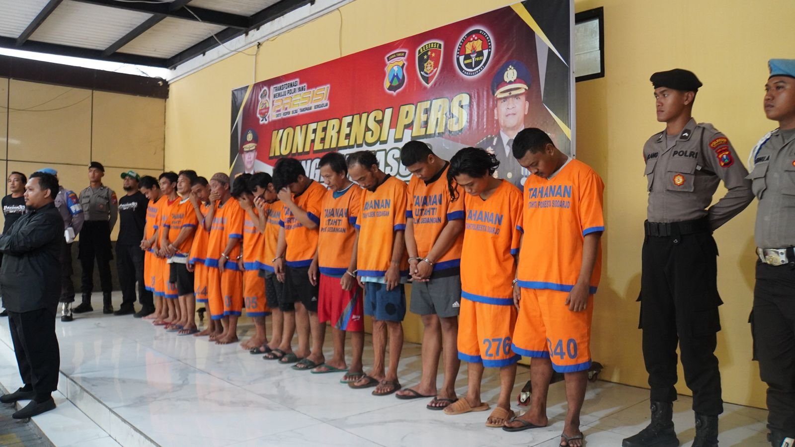 Kapolresta Sidoarjo Komisaris Besar Polisi Christian Tobing memberikan keterangan pers, Selasa (6/2/2024), keberhasilan Satreskrim Polresta Sidoarjo dan Polsek jajaran dalam ungkap kasus 3C (Curat, Curas dan Curanmor) selama periode Januari 2024.