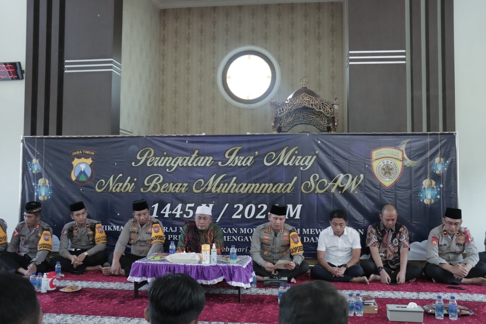 Tinggal menghitung hari lagi masyarakat Indonesia akan merayakan pesta demokrasi. Seluruh rangkaian Pemilu Damai 2024 tentunya tak lepas dari pengamanan ekstra tim gabungan TNI-Polri dan instansi terkait.