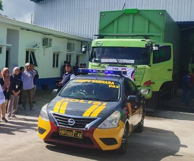 Komisi Pemilihan Umum Daerah (KPUD) Tulungagung mulai mendistribusikan logistik pemilu ke seluruh kecamatan atau panitia pemilihan kecamatan (PPK) di Kabupaten Tulungagung, Minggu (11/02/2024).