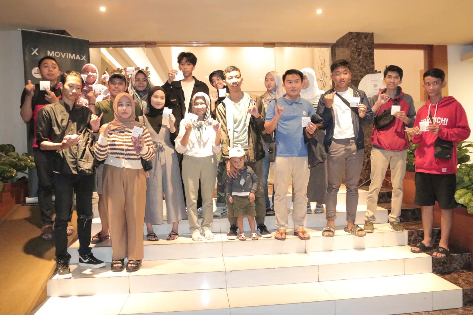 Pasca pungut suara, Movimax Sarinah Kota Malang dipenuhi milenial yang akan menonton gratis. 