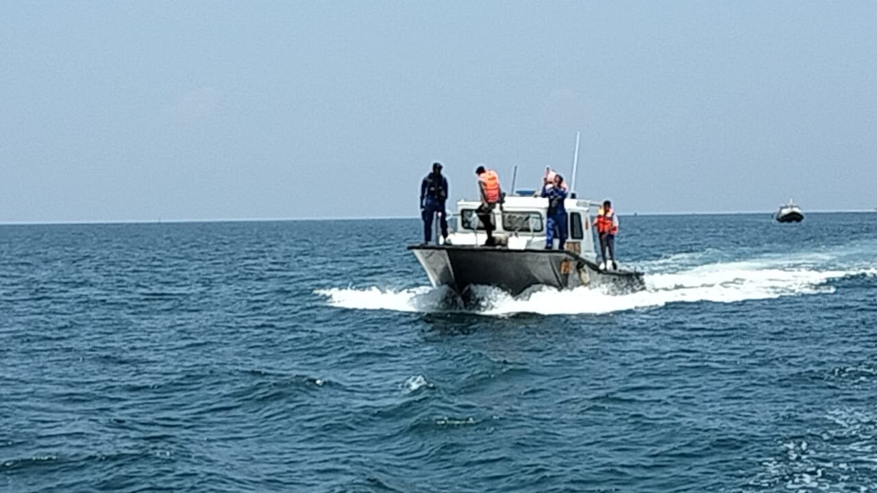 Pasca Hitung Suara,TNI-Polri Kawal Ketat Kotak Suara Pemilu di Perairan Probolinggo 