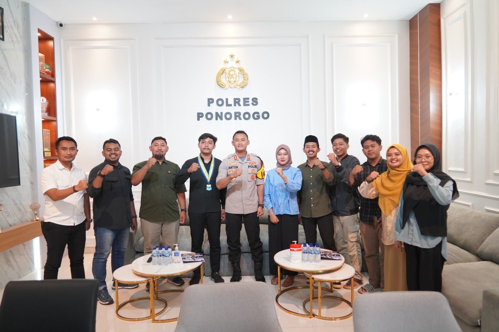 Kapolres Ponorogo, AKBP Anton Prasetyo, SH, SIK, M.Si, mengadakan pertemuan dengan Pengurus Cabang Pergerakan Mahasiswa Islam Indonesia (PC PMII) Ponorogo,Senin (19/2/2024).