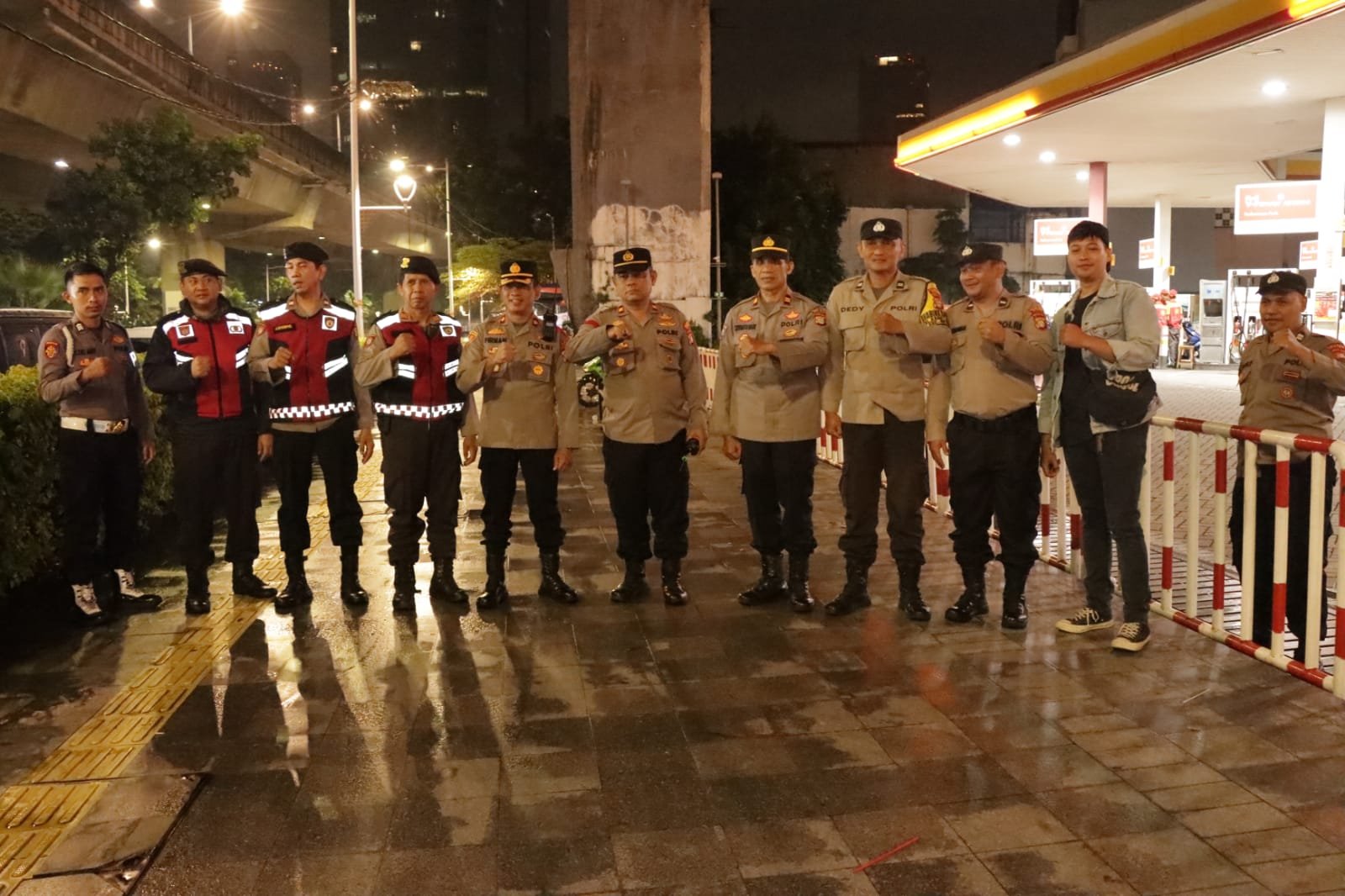 Setiabudi, Polsek Metro Setiabudi bersama dengan 3 Pilar menggelar kegiatan operasi cipta kondisi di malam akhir pekan, Sabtu, 24/2/2024.