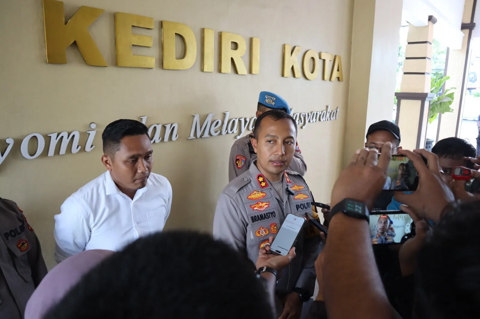 Polres Kediri Kota Amankan 4 Terduga Pelaku Penganiayaan Hingga Tewasnya Santri Asal Banyuwangi