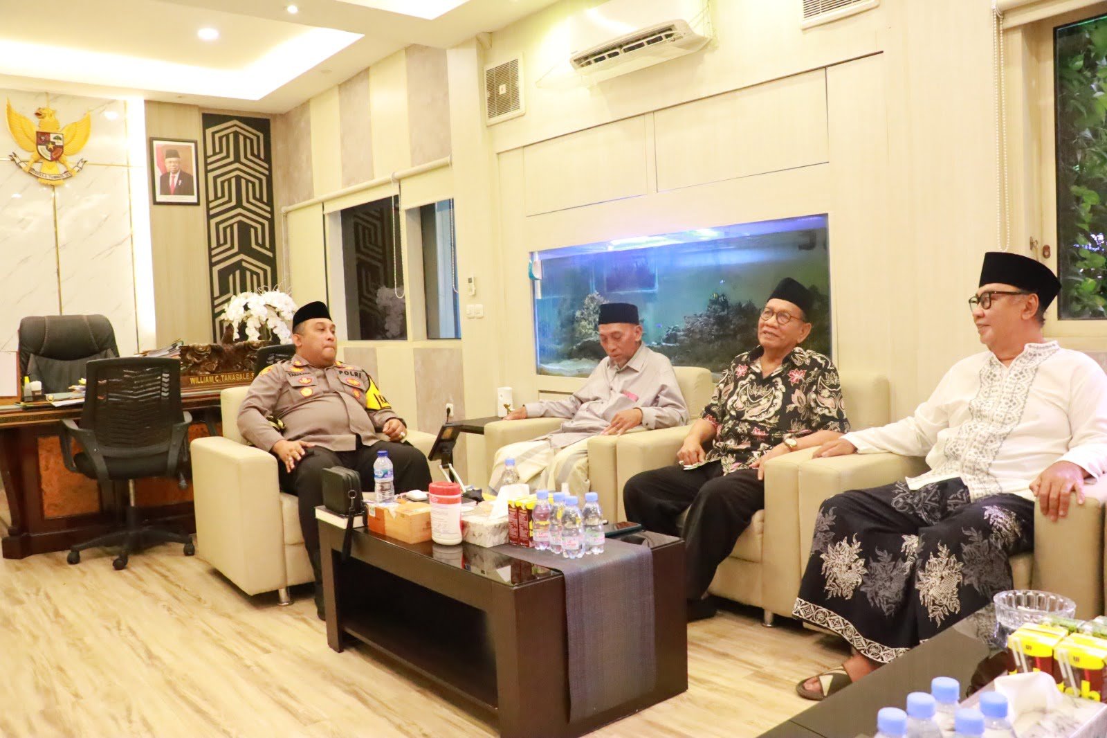 Kapolres Pelabuhan Tanjung Perak AKBP William Cornelis Tanasale, dikunjungi Tokoh PCNU Nahdlatul Ulama Kota Surabaya, dalam rangka silaturahmi dan berdiskusi menjelang bulan suci Ramadhan.
