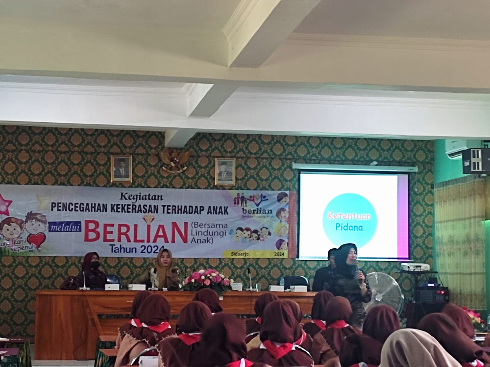 Bahaya kenakalan remaja dan anak-anak, menjadi perhatian khusus Polisi dan pihak terkait. Seperti pencegahan tindak kekerasan terhadap anak, bullying, pelecehan, bahaya narkoba dan lainnya.