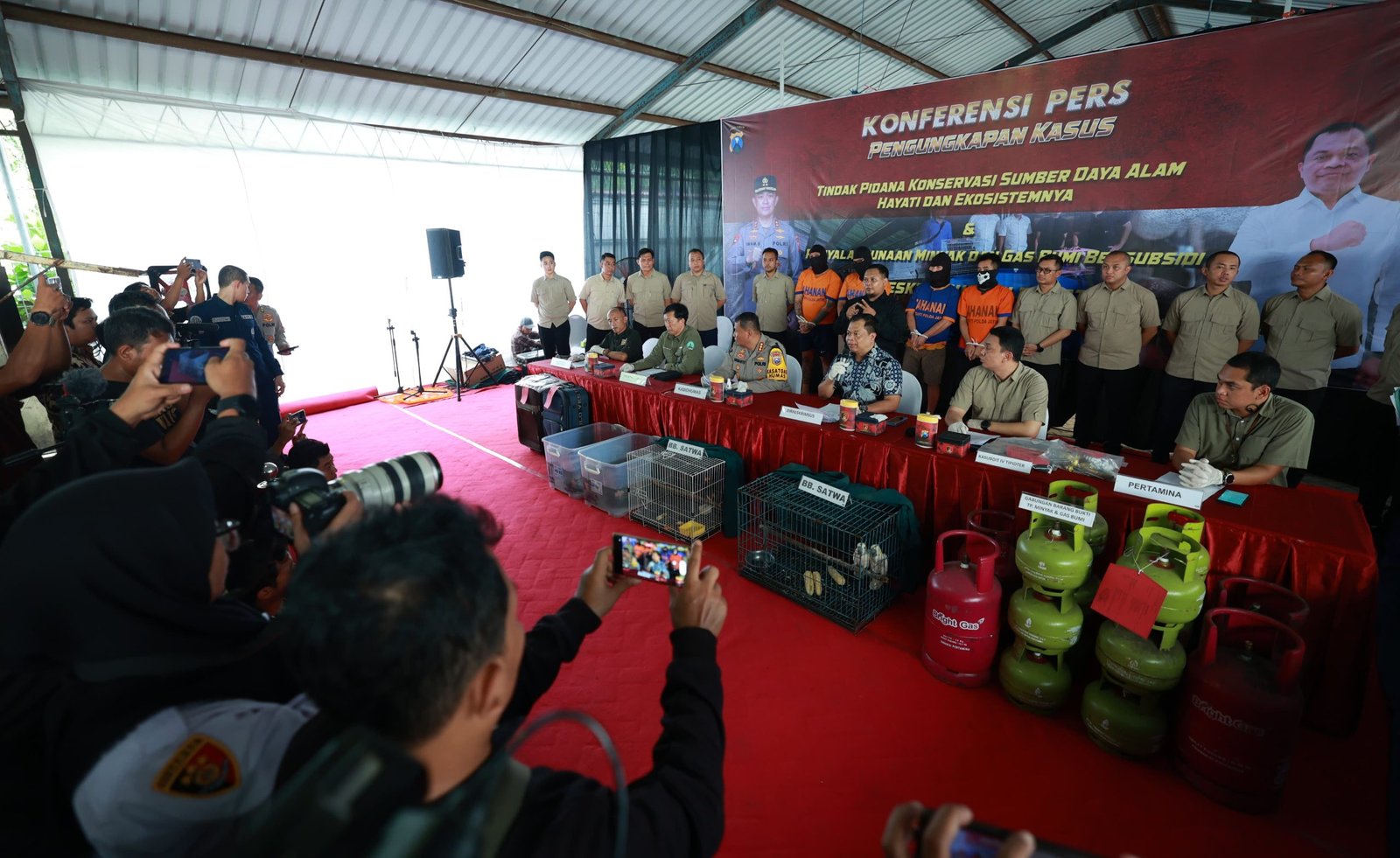 Subdit IV Tindak Pidana Tertentu (Tipidter) Direktorat Reserse Kriminal Khusus (Ditreskrimsus) Polda Jawa Timur, terus melakukan penertiban terhadap para pelaku penyalahgunaan Minyak dan Gas Bumi Bersubsidi. 