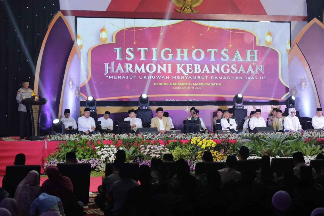 Dalam rangka menyambut datangnya bulan suci Ramadhan, Polda Jatim bersama Majelis Ulama Indonesia (MUI) Jawa Timur, menggelar Istighotsah Harmoni Kebangsaan