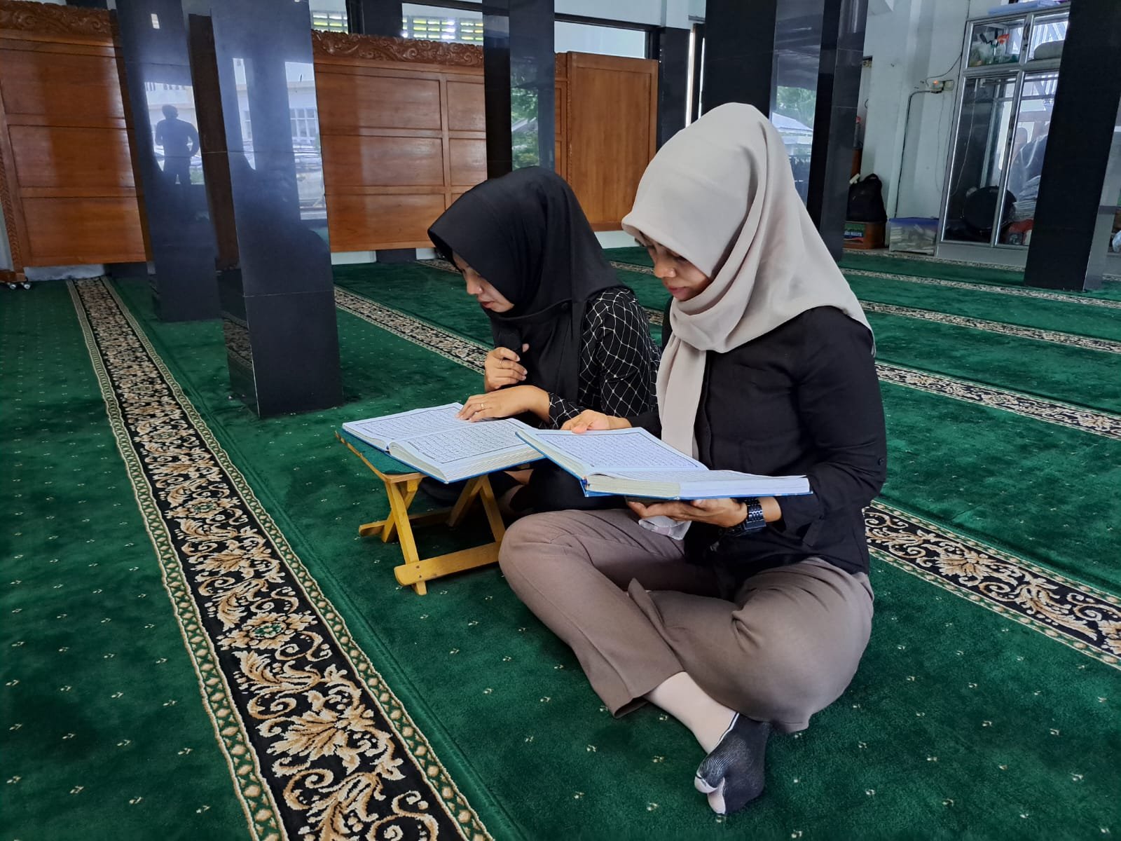Membaca Al – Qur’an atau biasa dikenal tadarus merupakan salah satu bentuk ibadah di bulan Ramadan yang disarankan dan diimbau oleh Kapolres Nganjuk AKBP Muhammad, S.H., S.I.K., M.Si., kepada anggota Polres Nganjuk dan polsek jajarannya, Jum’at (15/03/2024).