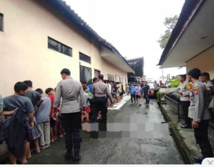 Menanggapi keresahan warga pada bulan Ramadhan, Polisi berhasil mengamankan puluhan remaja yang hendak perang sarung.