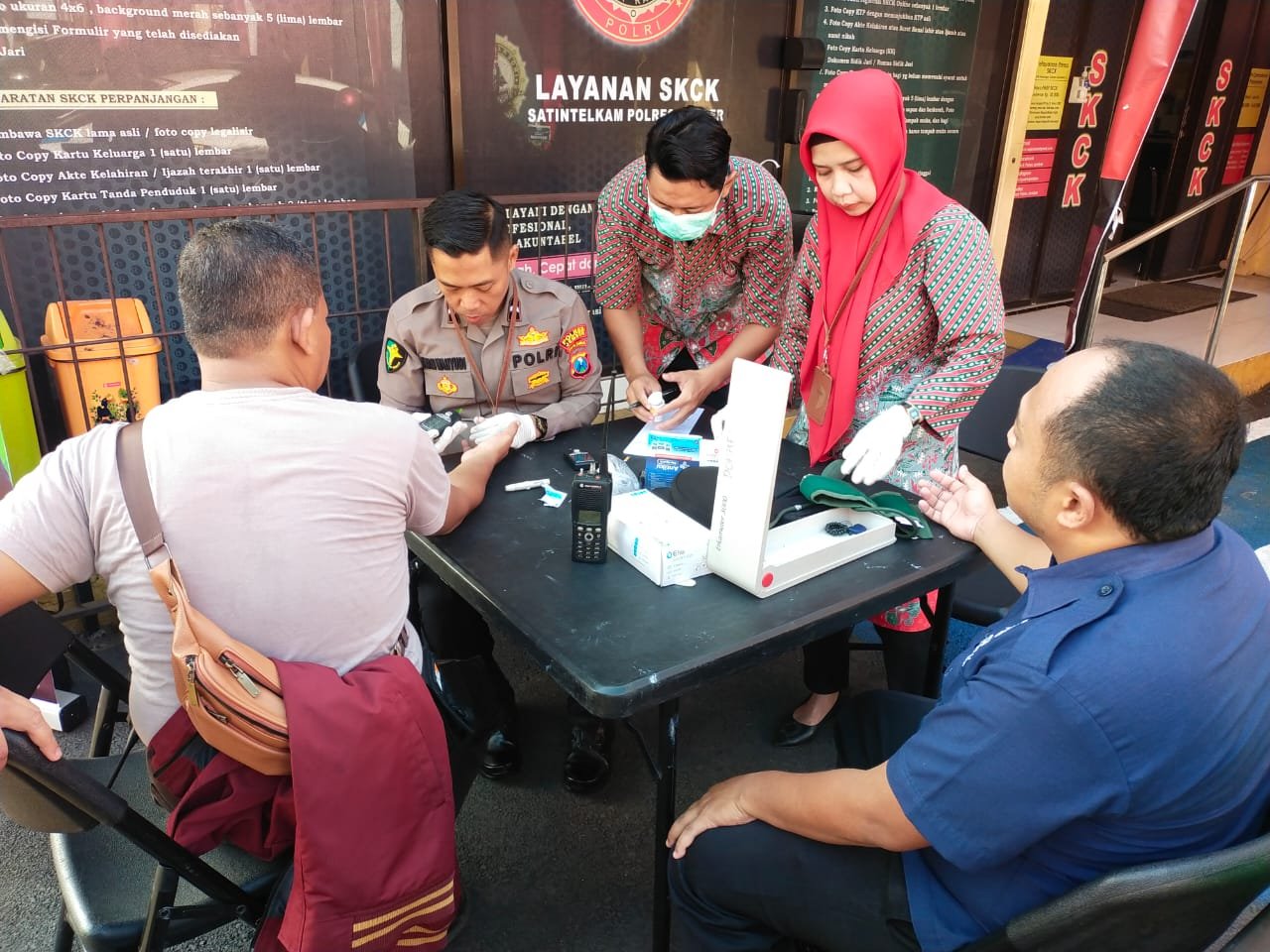 Seksi Kedokteran dan Kesehatan ( Sidokkes) Polres Jember melaksanakan program pemeriksaan kesehatan keliling bagi anggota Polri, PNS dan PHL pada Polres Jember.